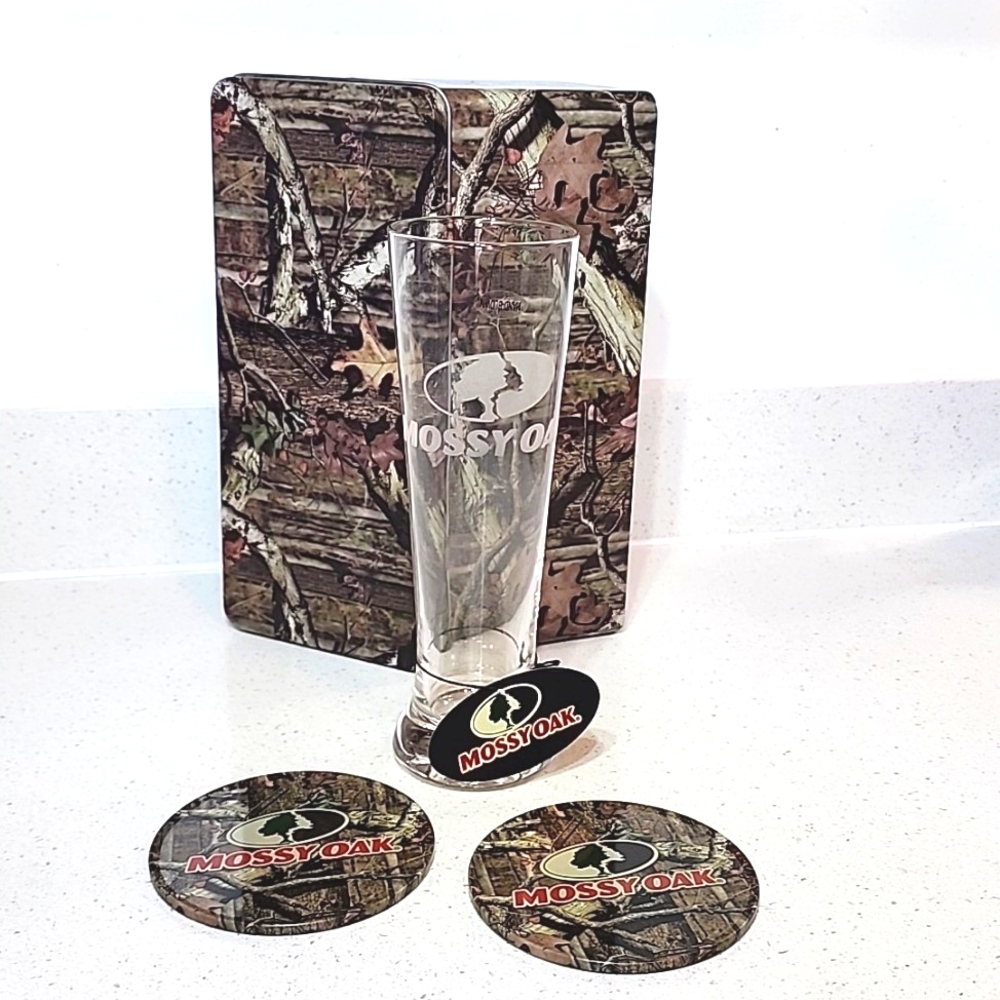 Beer Glass. Pilsner Glass Mossy Oak Gift Set in a tin. NEW with tags.